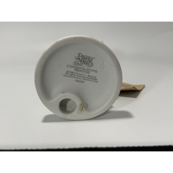 Precious Moments Figurine Congratulations Princess Girl Graduation Robe Vtg - Picture 5 of 5